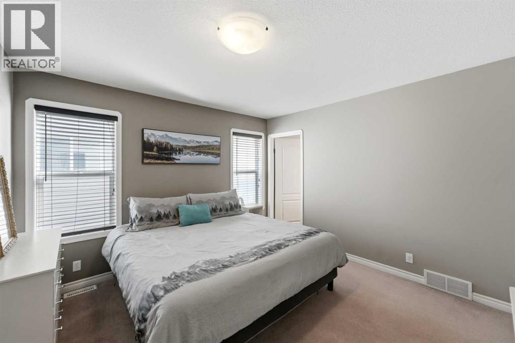 272 Jennings Crescent Property Photo 11