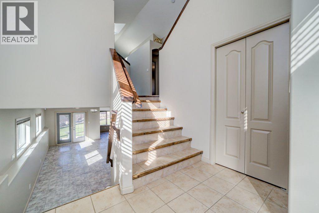 442 Gateway Crescent S Property Photo 4