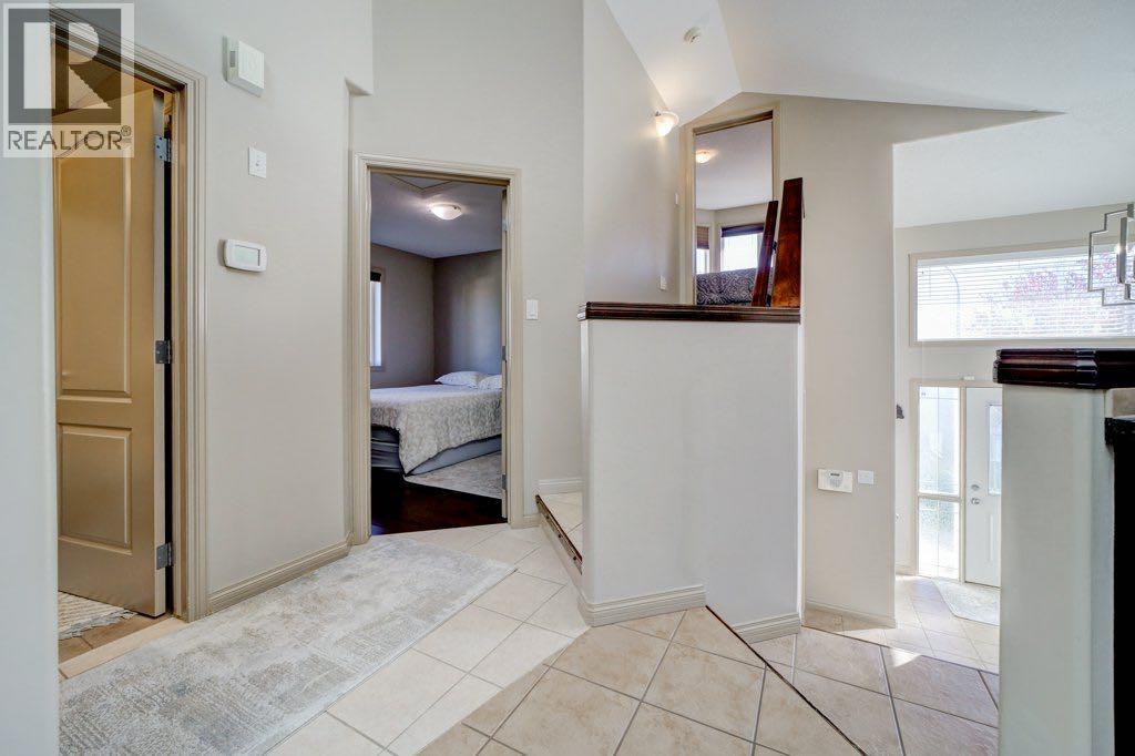 442 Gateway Crescent S Property Photo 8