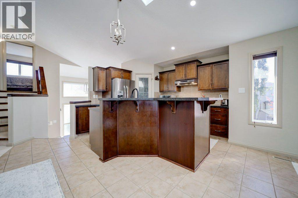 442 Gateway Crescent S Property Photo 10