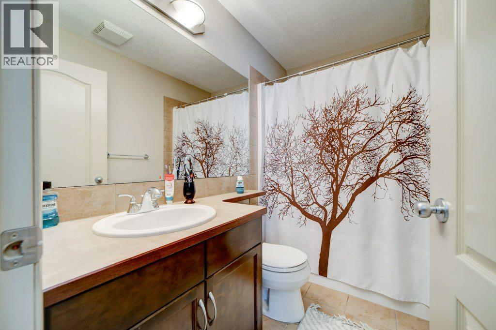 442 Gateway Crescent S Property Photo 16