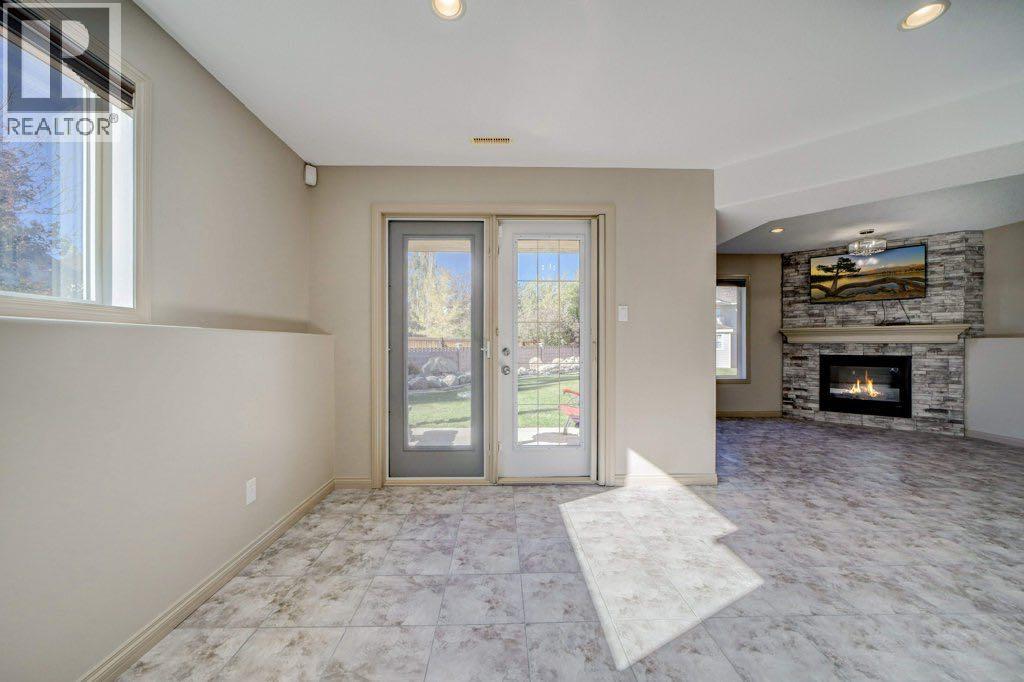 442 Gateway Crescent S Property Photo 30