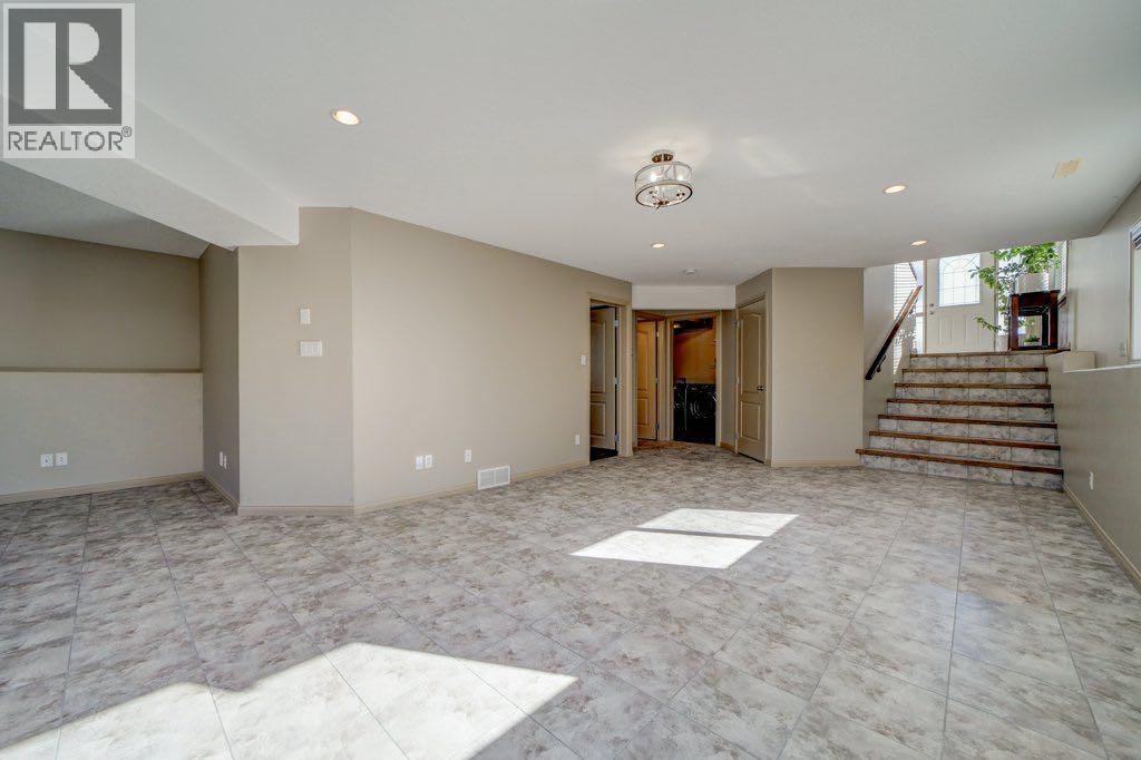 442 Gateway Crescent S Property Photo 31