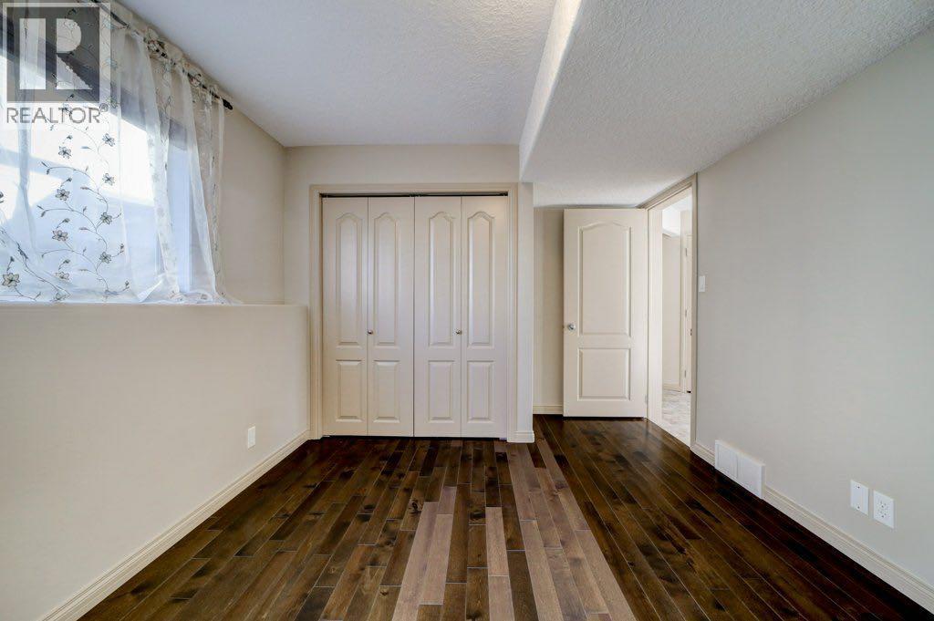 442 Gateway Crescent S Property Photo 34