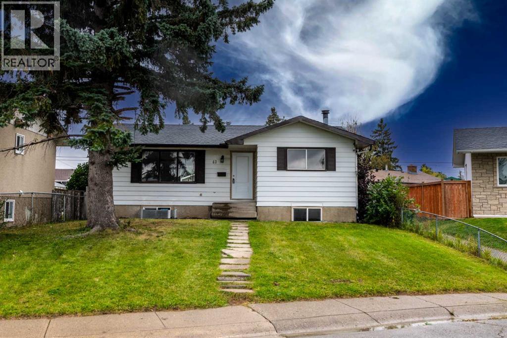 43 Maranda Close Ne Property Photo 2