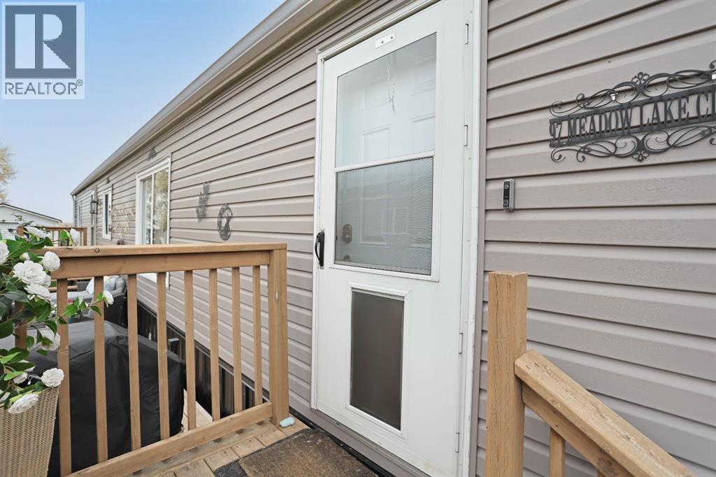 97 Meadow Lake Close E Property Photo 2