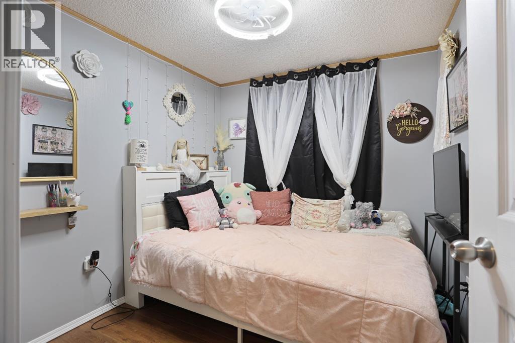 97 Meadow Lake Close E Property Photo 20