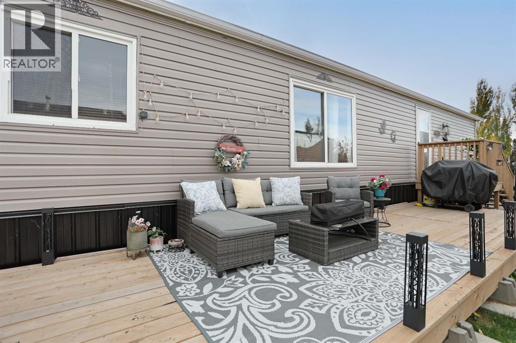 97 Meadow Lake Close E Property Photo 27