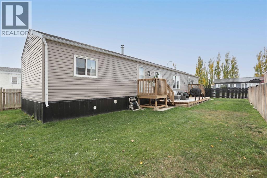 97 Meadow Lake Close E Property Photo 28