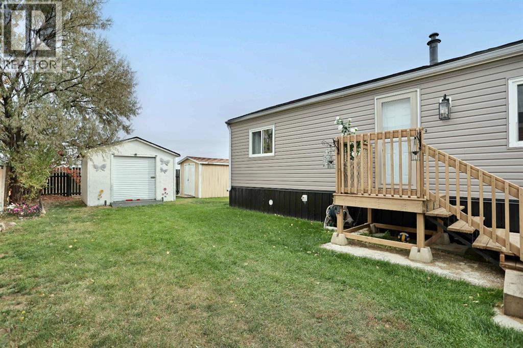 97 Meadow Lake Close E Property Photo 29