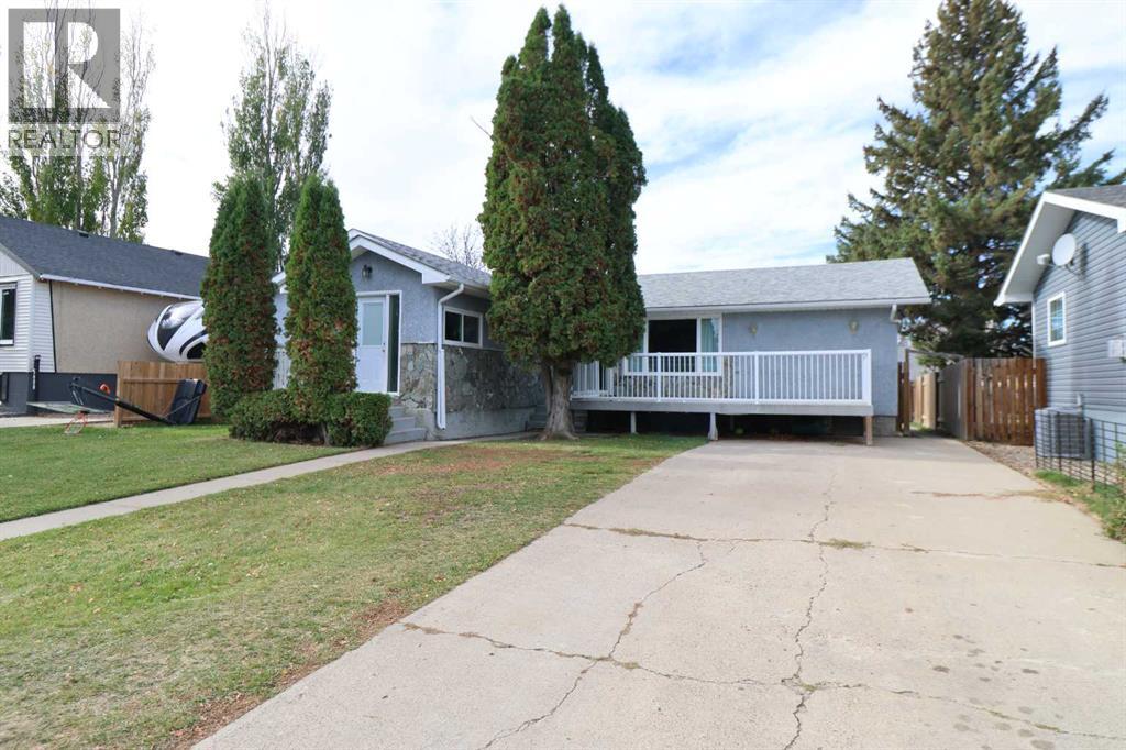 5612 57 Street Property Photo 1