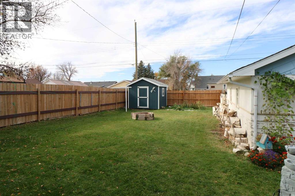 5612 57 Street Property Photo 4