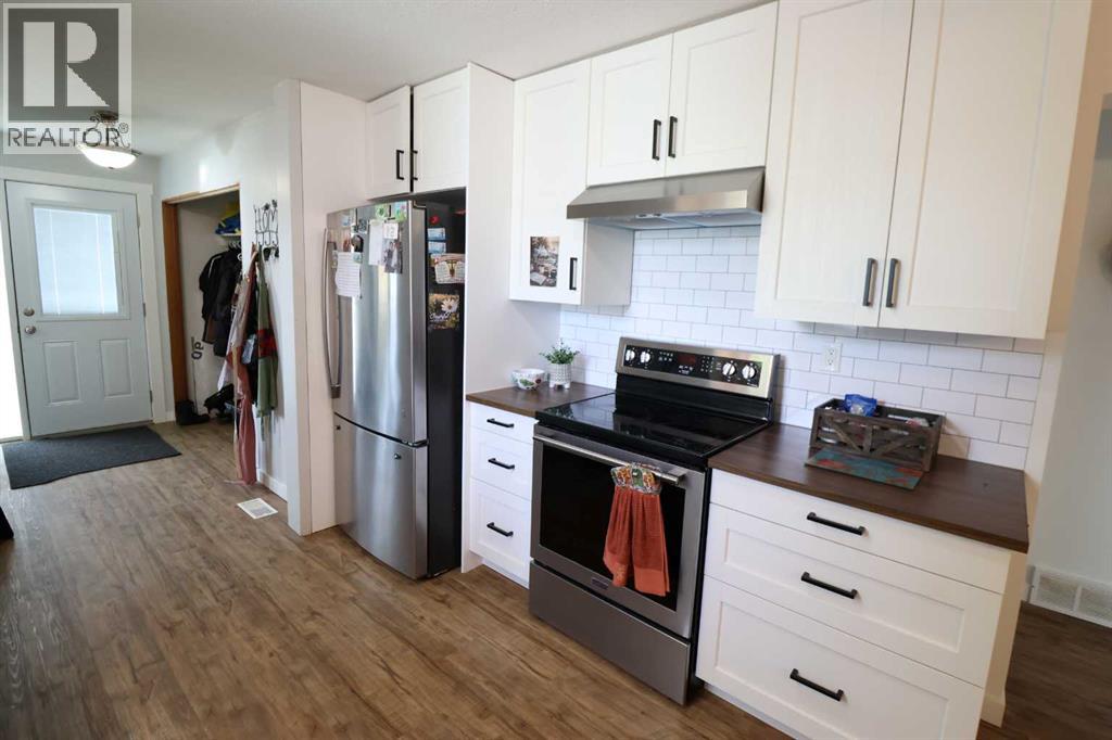 5612 57 Street Property Photo 7