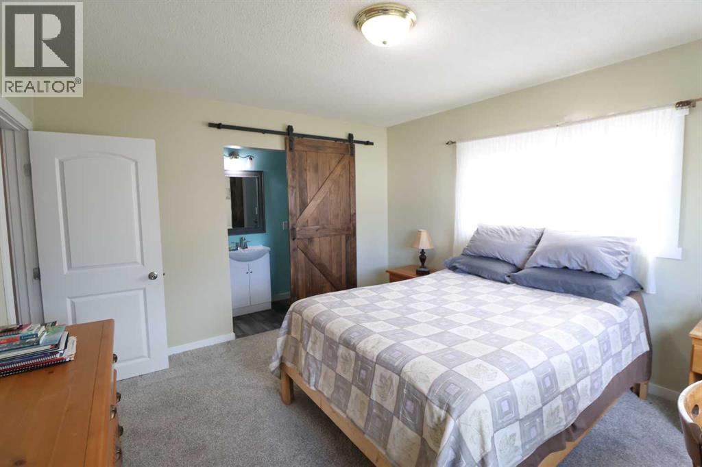 5612 57 Street Property Photo 13