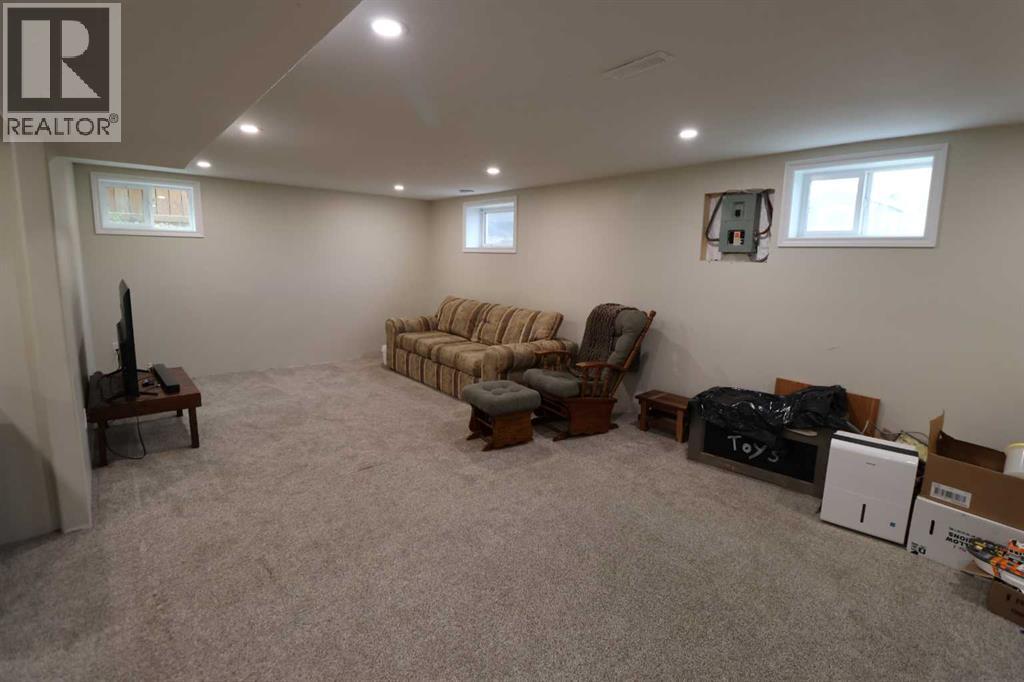 5612 57 Street Property Photo 17