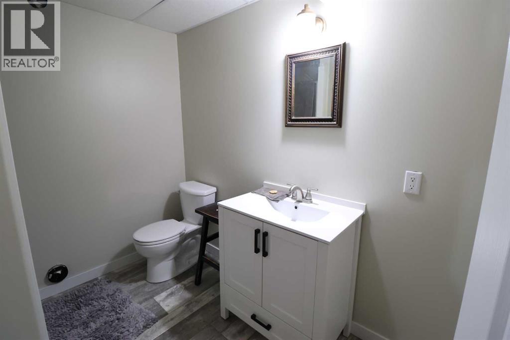 5612 57 Street Property Photo 21