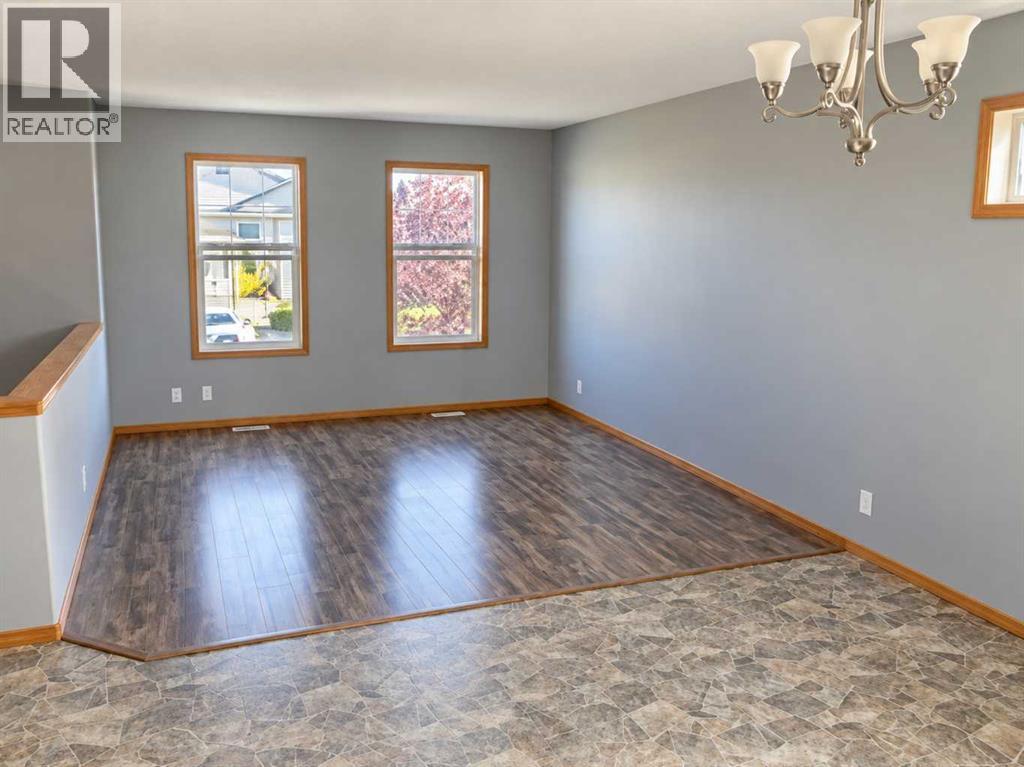 231 & 233 Kendrew Drive Property Photo 8