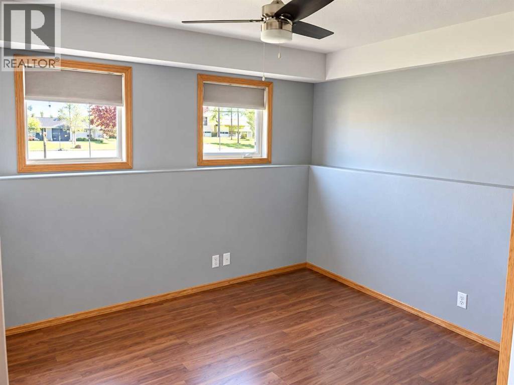 231 & 233 Kendrew Drive Property Photo 16