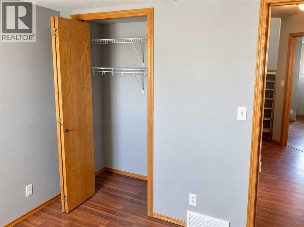 231 & 233 Kendrew Drive Property Photo 25