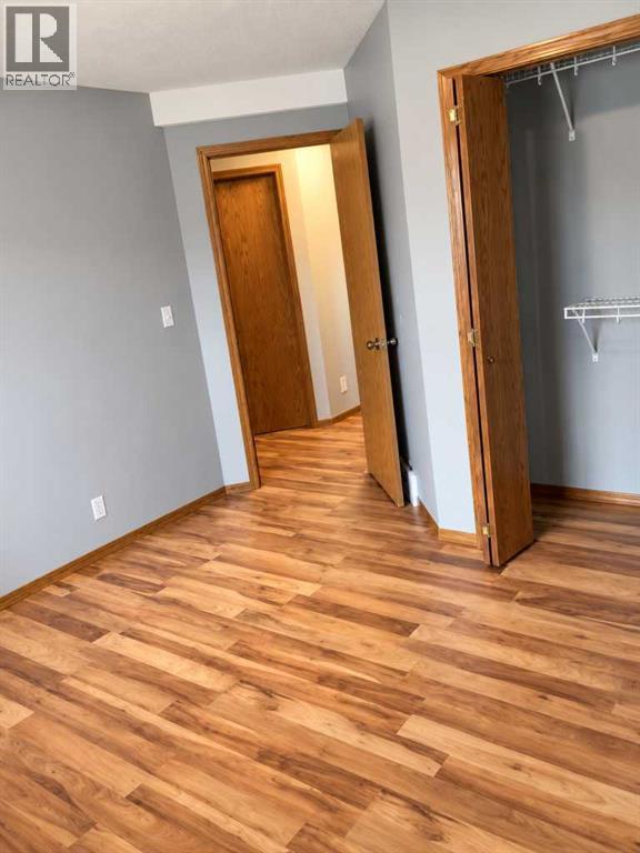 231 & 233 Kendrew Drive Property Photo 34