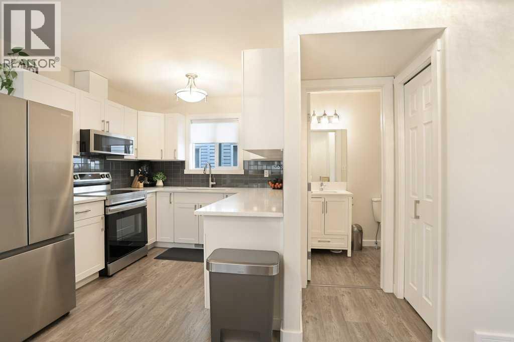 367 16 Street E Property Photo 11