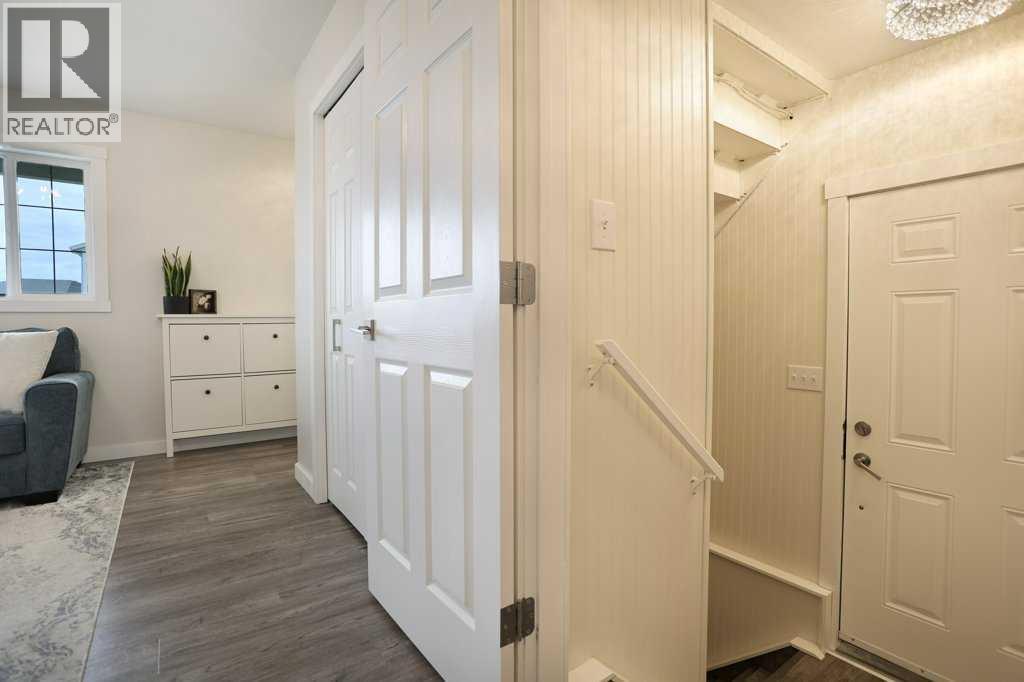 367 16 Street E Property Photo 13