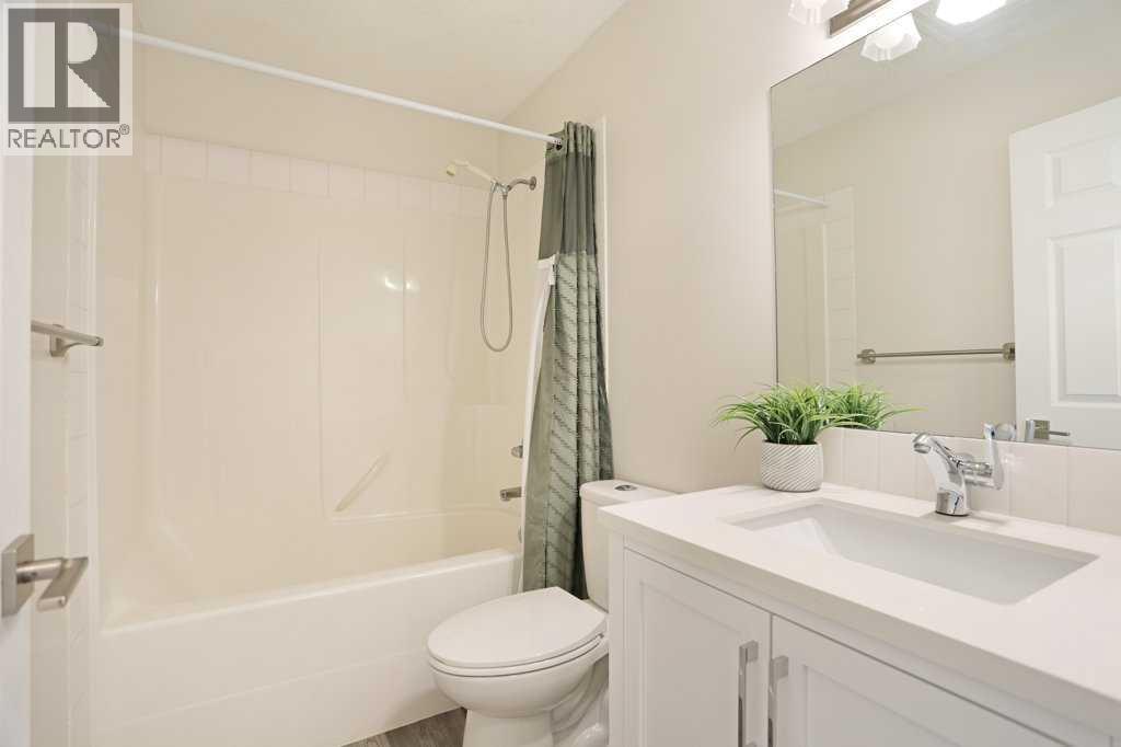 367 16 Street E Property Photo 24