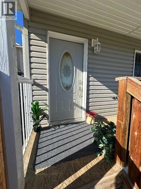 367 16 Street E Property Photo 25