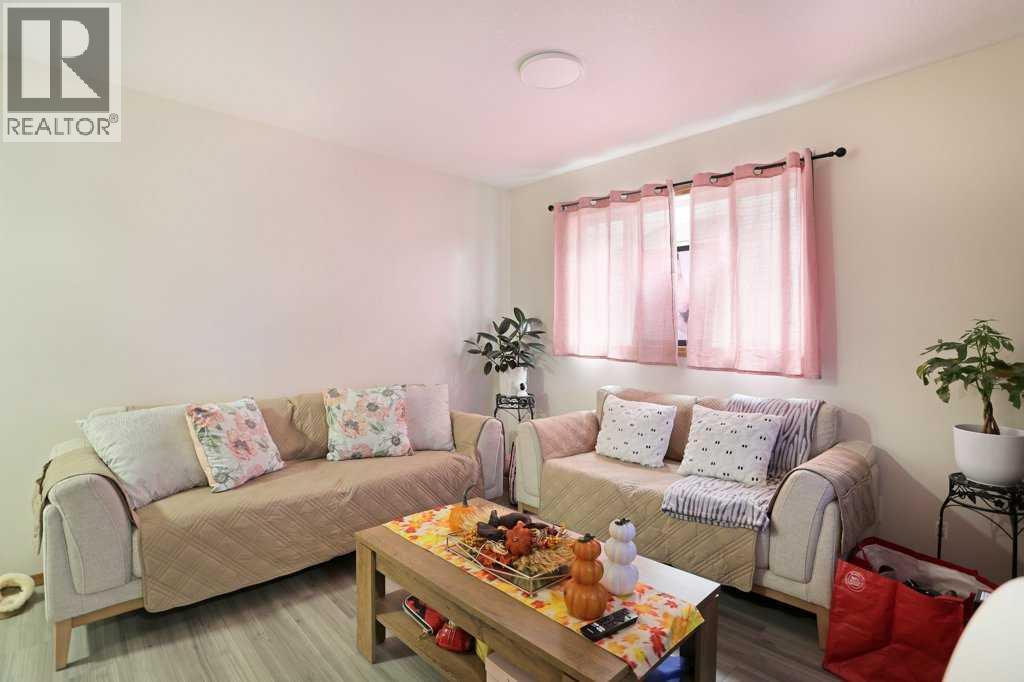367 16 Street E Property Photo 27