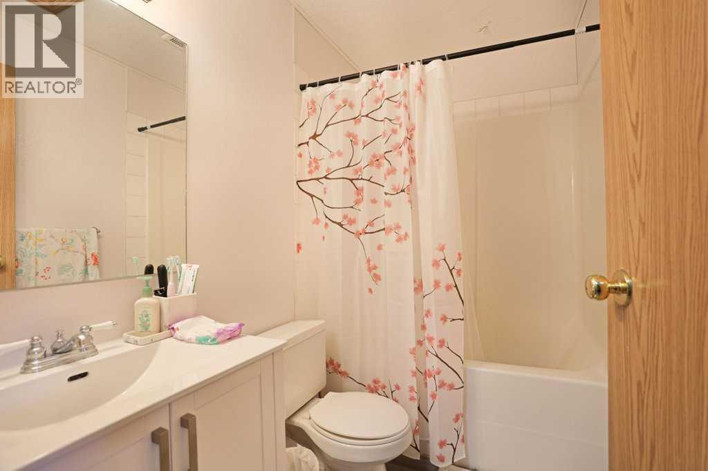 367 16 Street E Property Photo 31