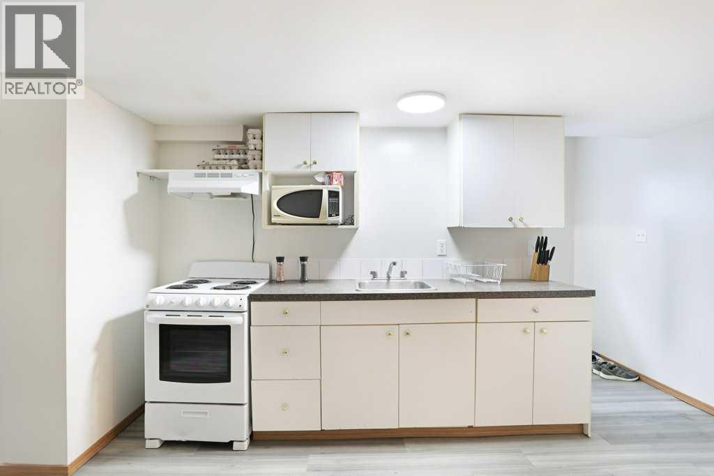367 16 Street E Property Photo 33