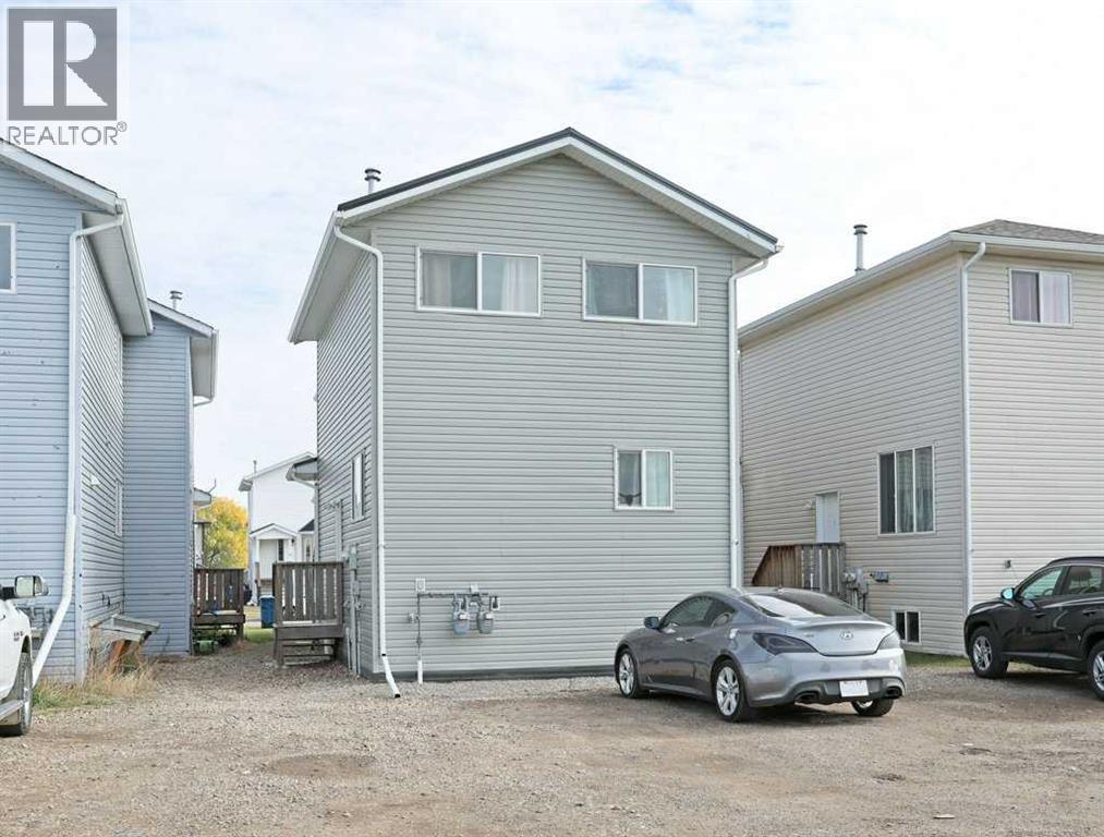 367 16 Street E Property Photo 37