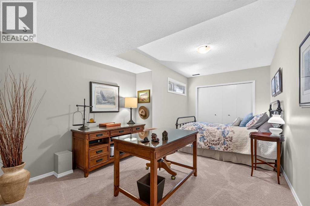342 Hawkside Mews Nw Property Photo 28