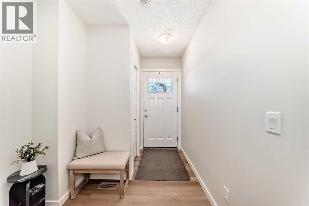 272 Cranbrook Square Se Property Photo 6
