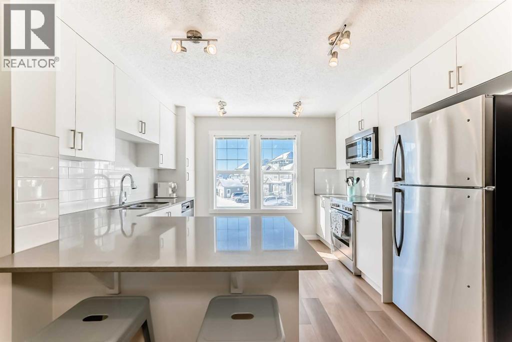 272 Cranbrook Square Se Property Photo 8