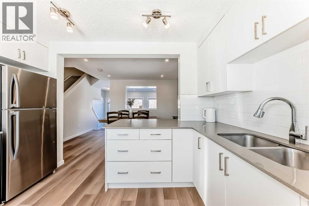 272 Cranbrook Square Se Property Photo 12