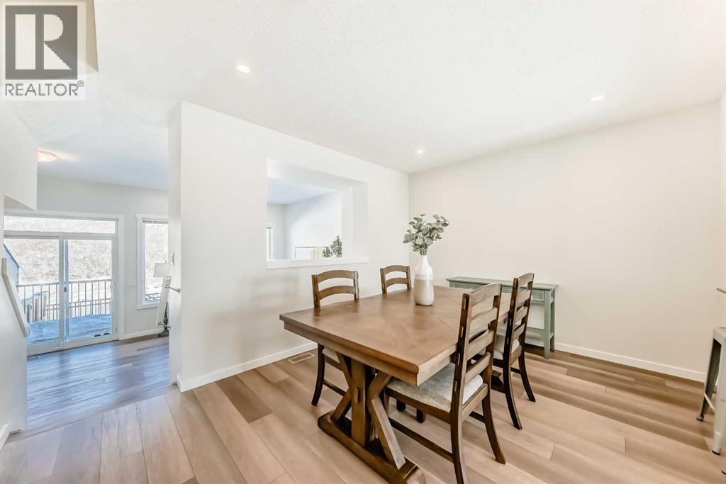 272 Cranbrook Square Se Property Photo 14
