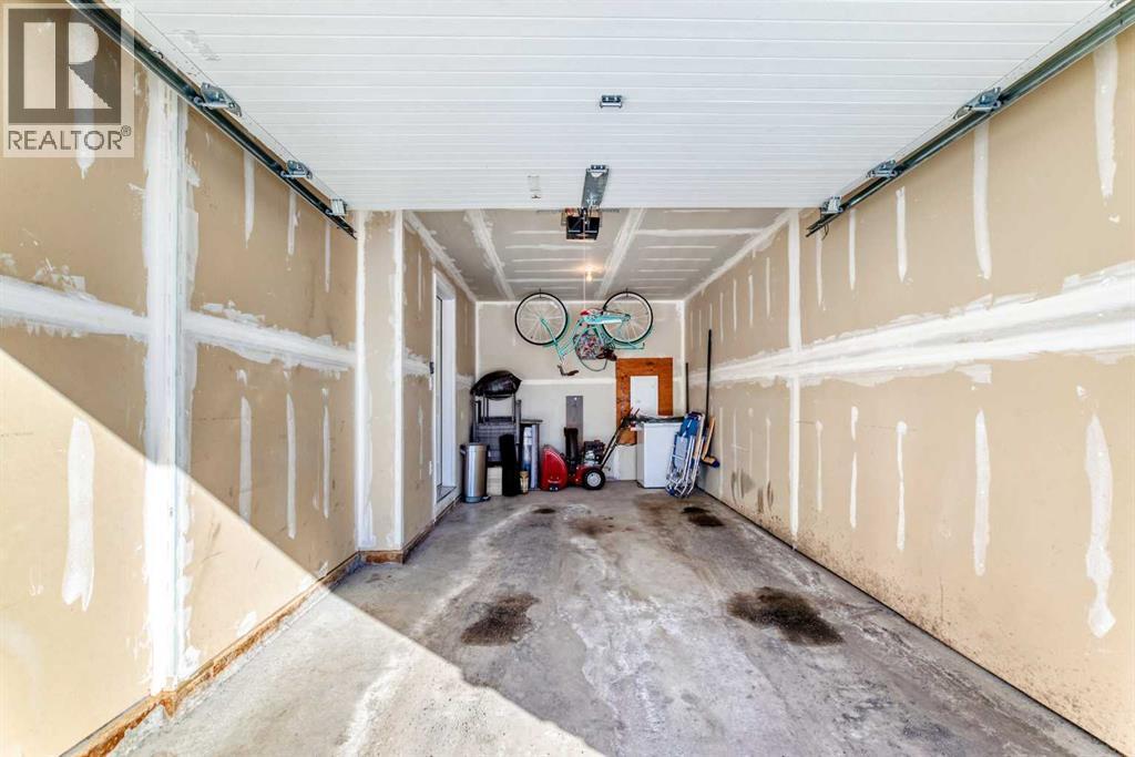 272 Cranbrook Square Se Property Photo 31