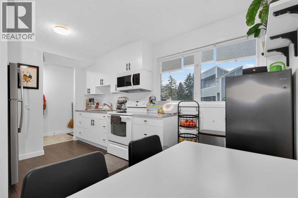 406 Blackthorn Road Northeast Property Photo 12