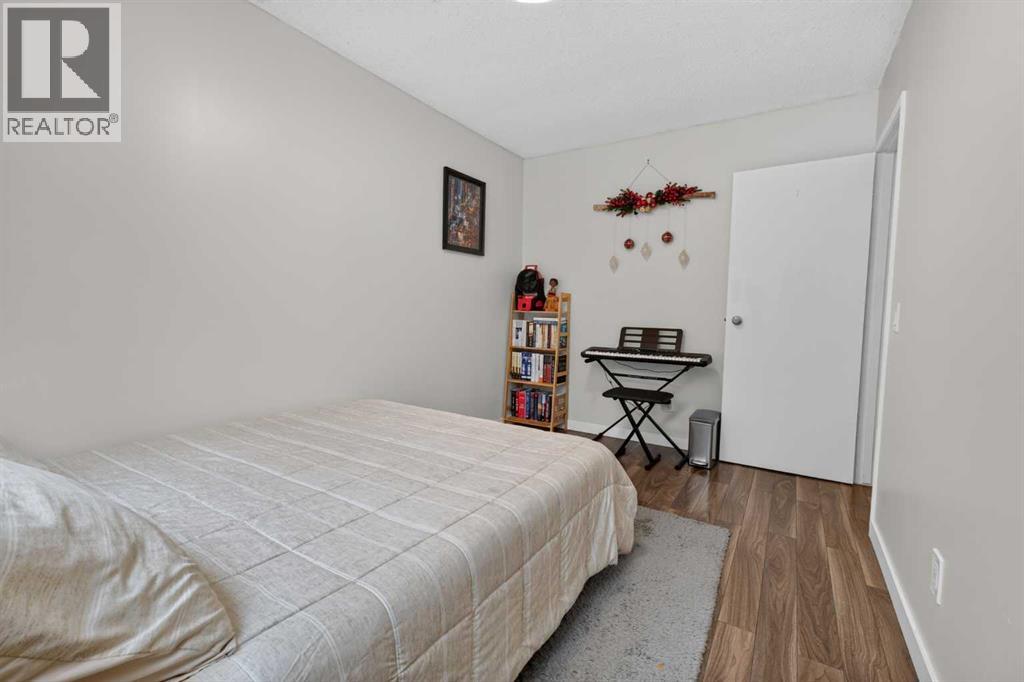 406 Blackthorn Road Northeast Property Photo 24