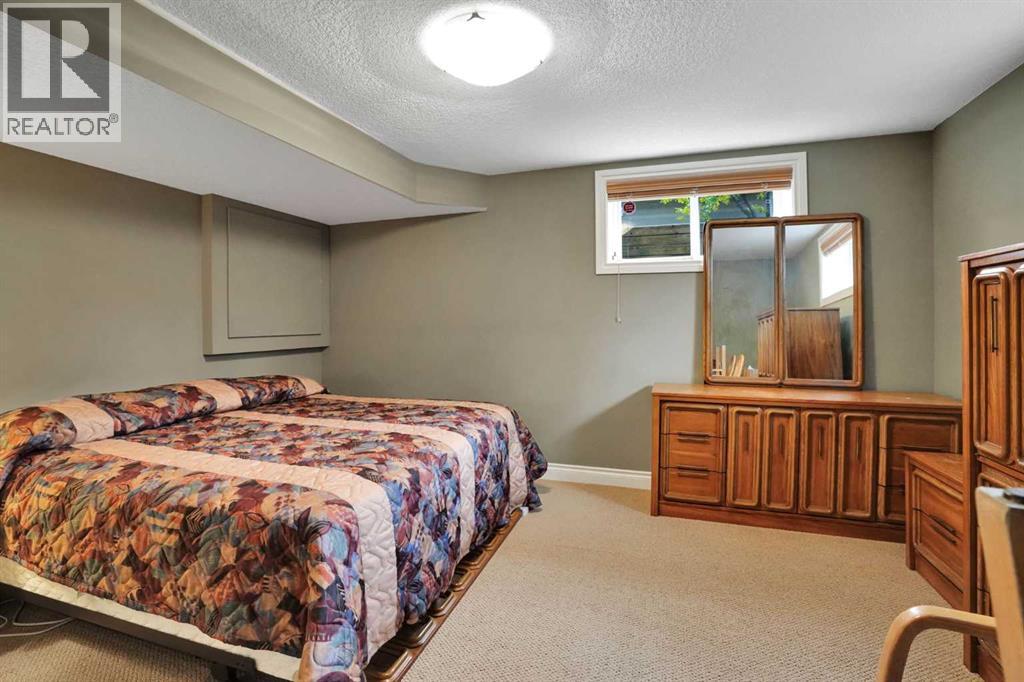 137 11 Avenue Nw Property Photo 31