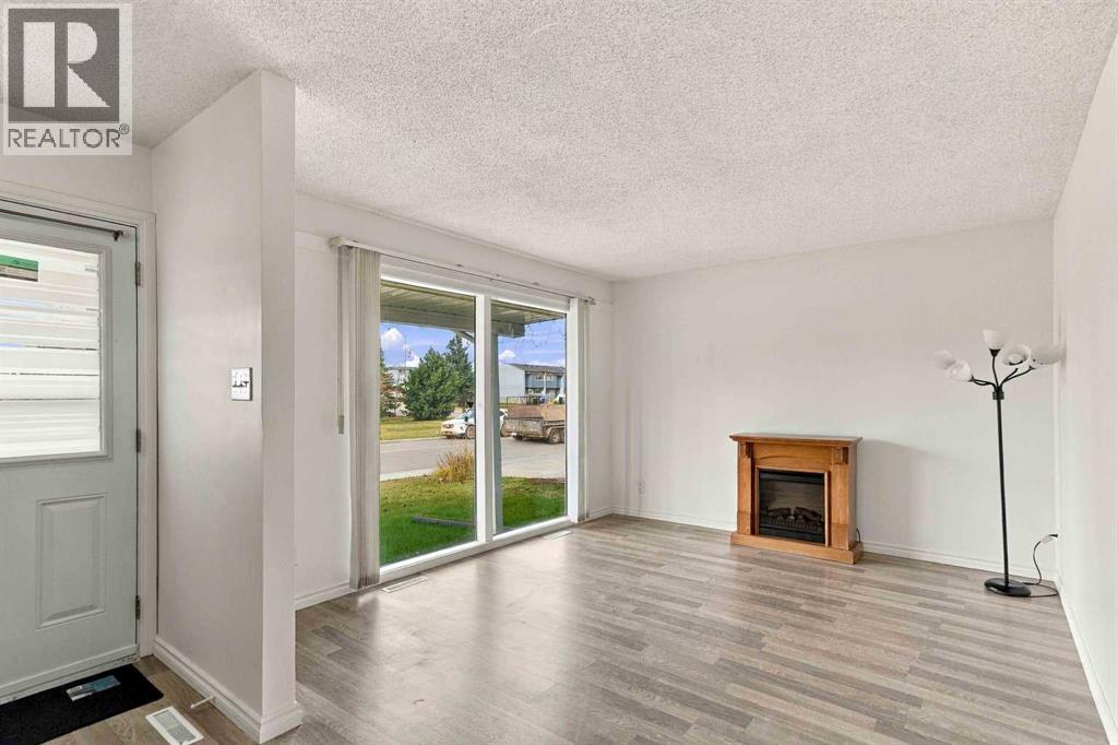 7 Pond Crescent Property Photo 5