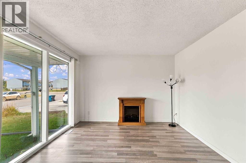 7 Pond Crescent Property Photo 6