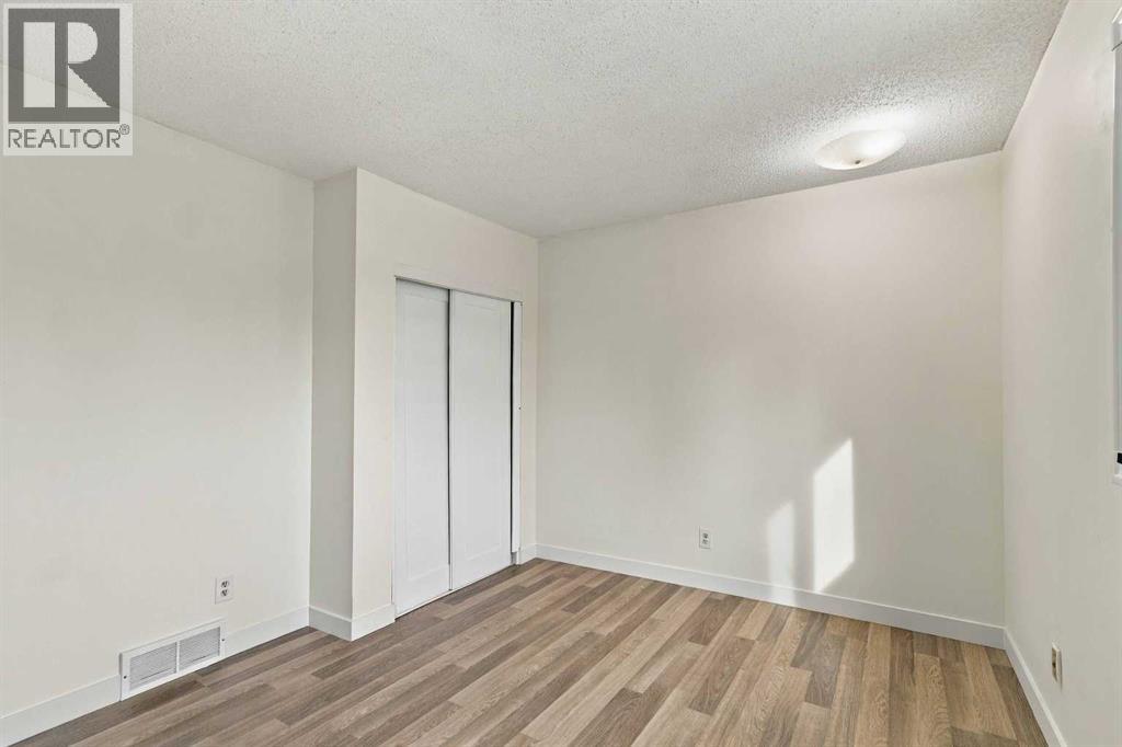 7 Pond Crescent Property Photo 15
