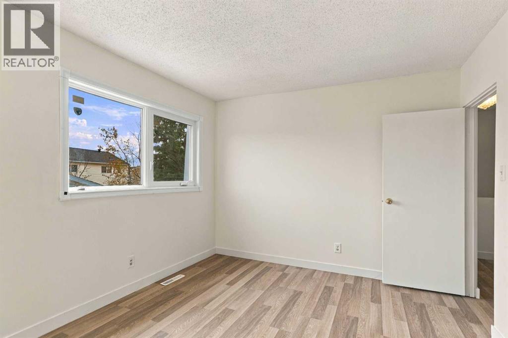 7 Pond Crescent Property Photo 17