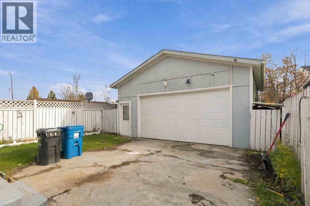 7 Pond Crescent Property Photo 32