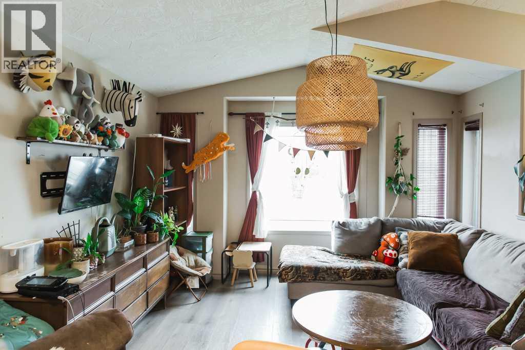 10404 98a Street Property Photo 6