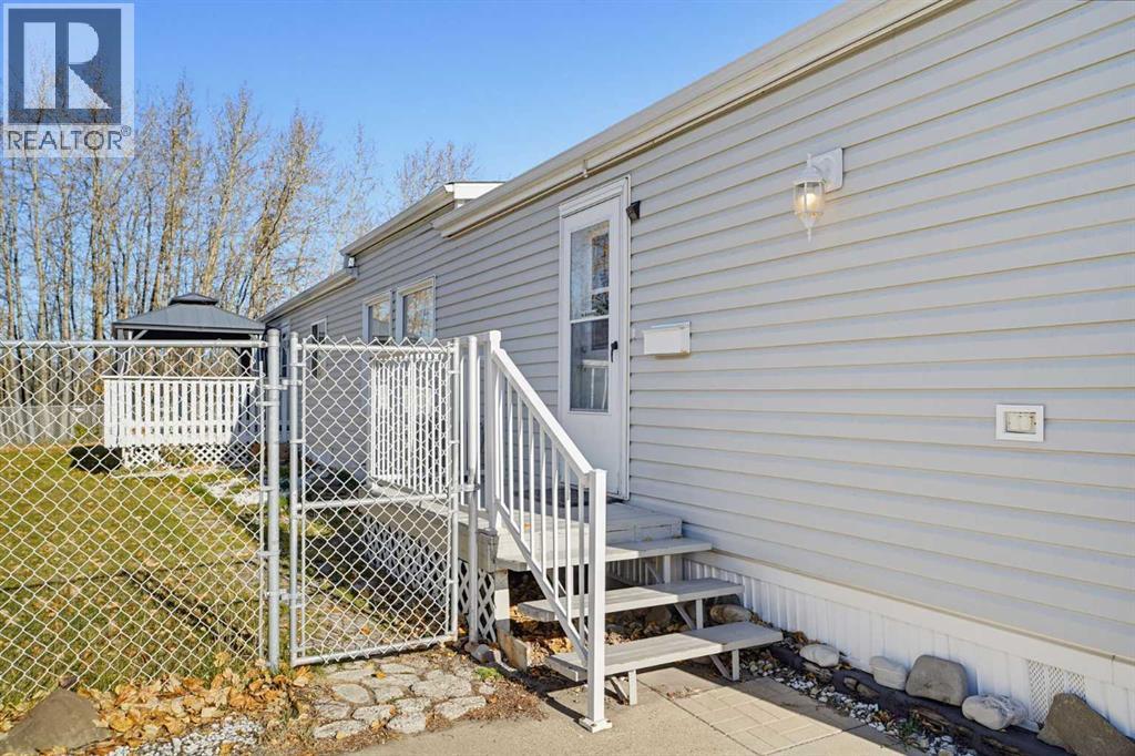 37543 England Way Property Photo 4