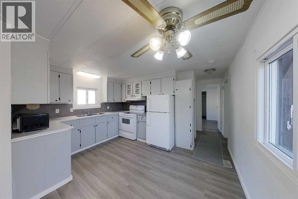 301 8 Street Sw Property Photo 1