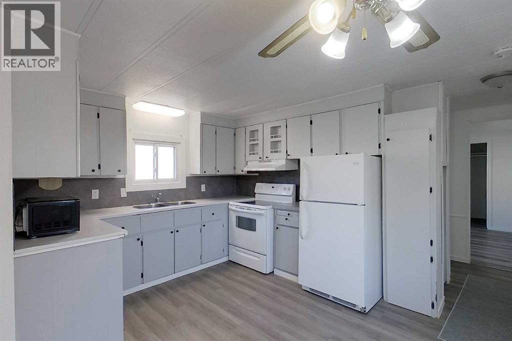 301 8 Street Sw Property Photo 4